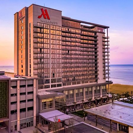 Marriott Virginia Beach Oceanfront Resort Exterior photo