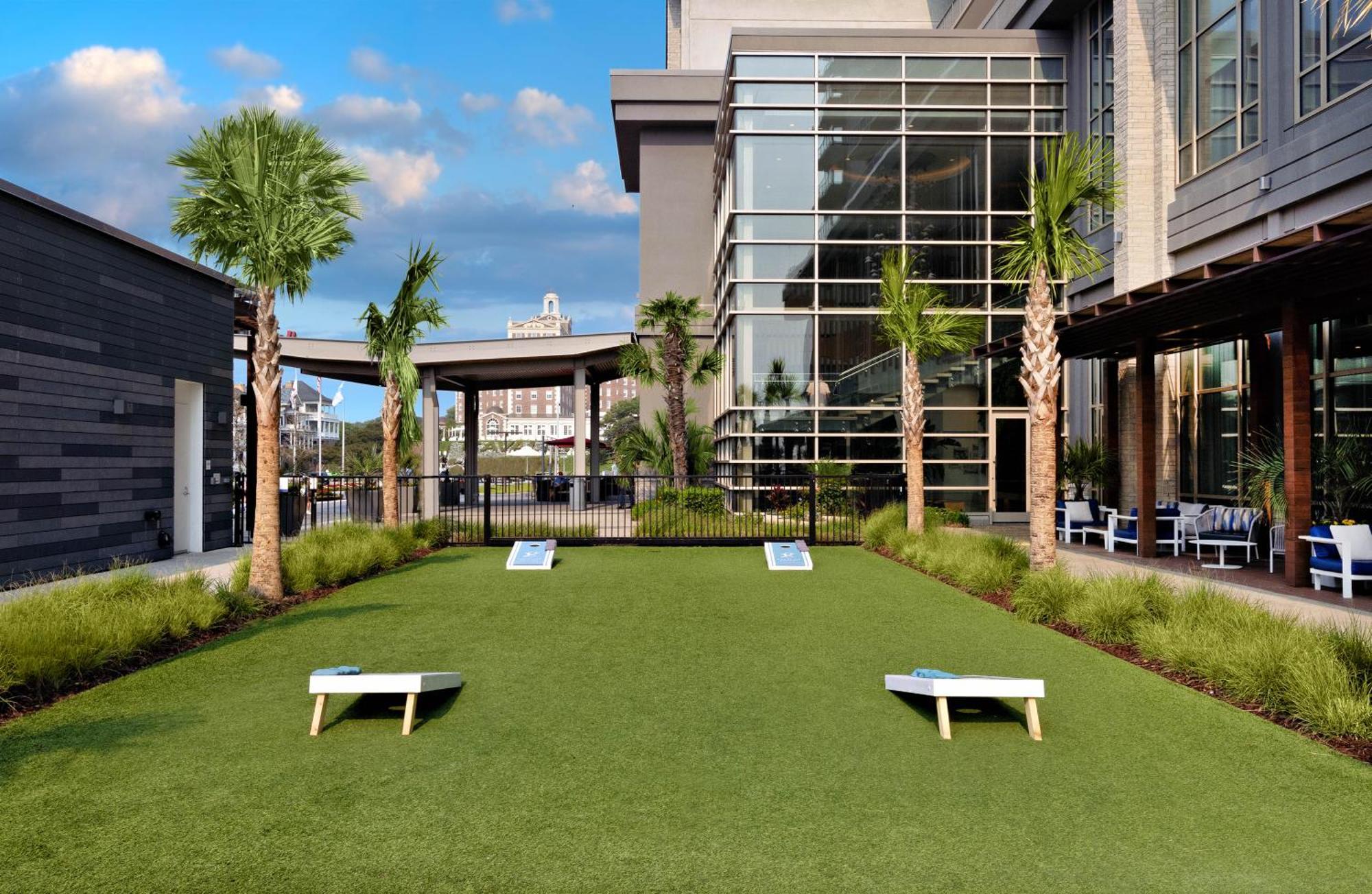 Marriott Virginia Beach Oceanfront Resort Exterior photo